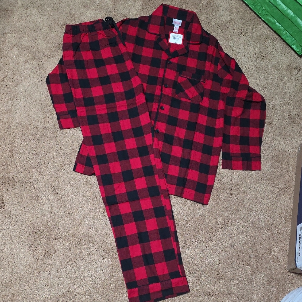 Wondershop Red and Black Checkered Womens Pajama Set